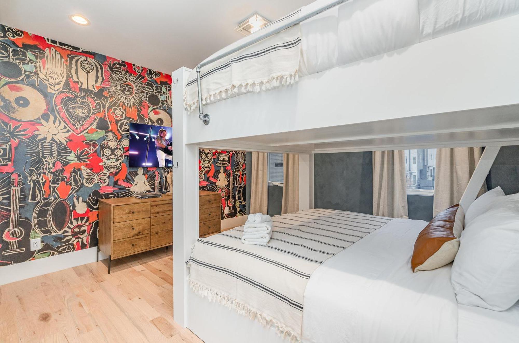 Luxe-high Note-rooftop Hot Tub-3 Mins To Broadway Holiday home *
