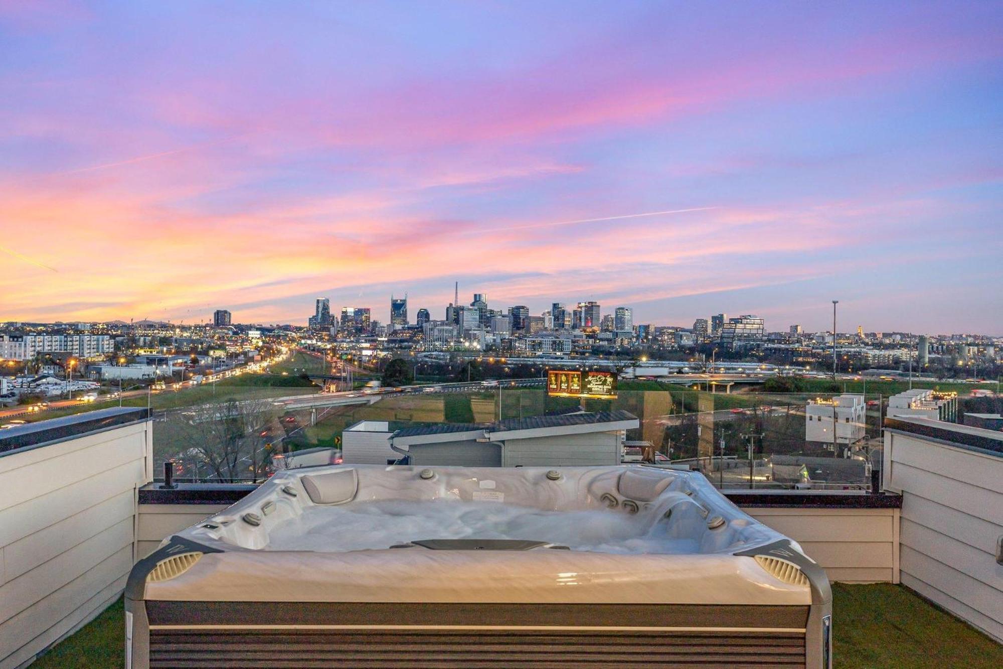 Luxe-high Note-rooftop Hot Tub-3 Mins To Broadway * Nashville