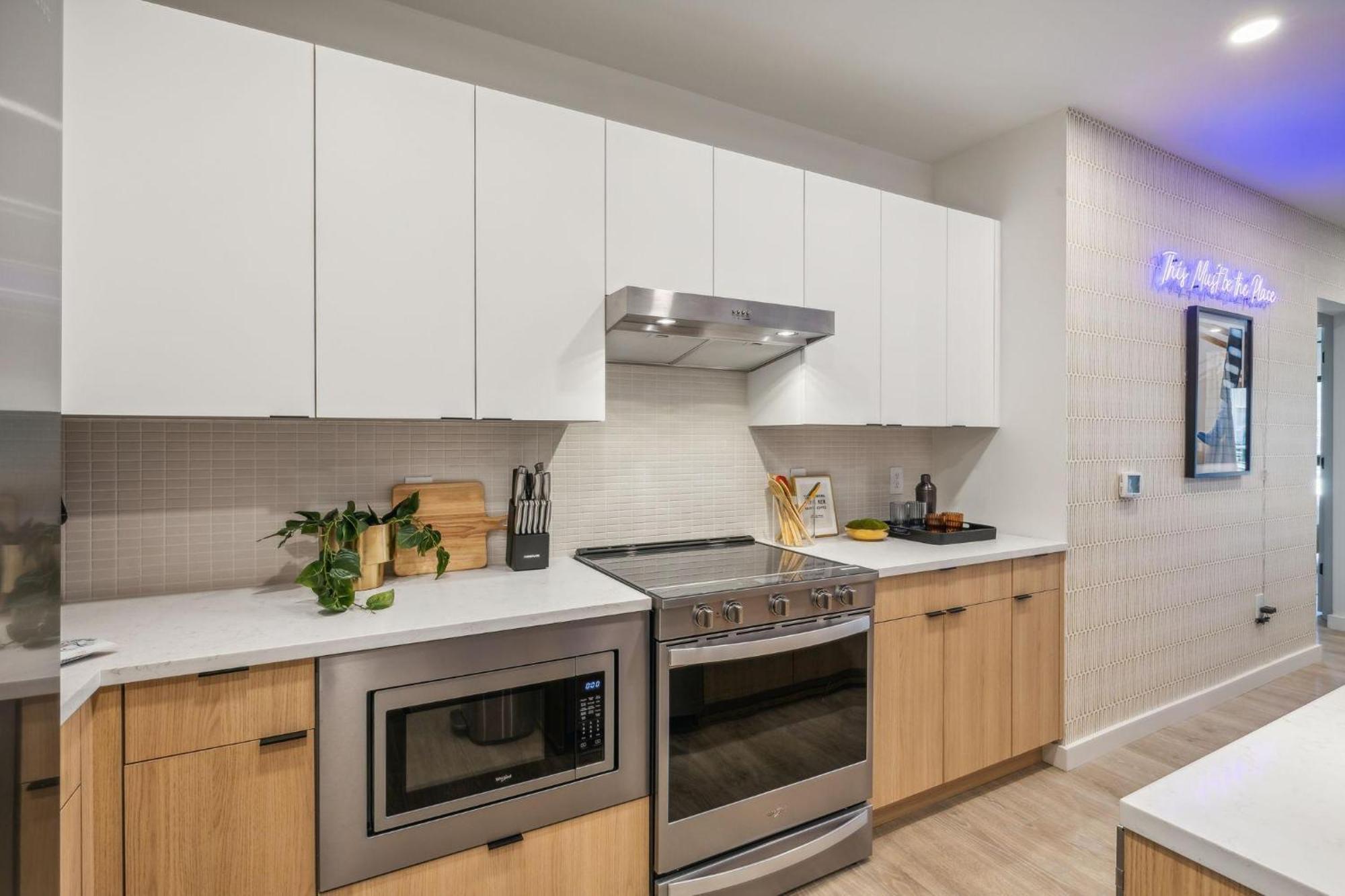 Hyve - Tempo - 2 Units - Walk To Broadway * Nashville