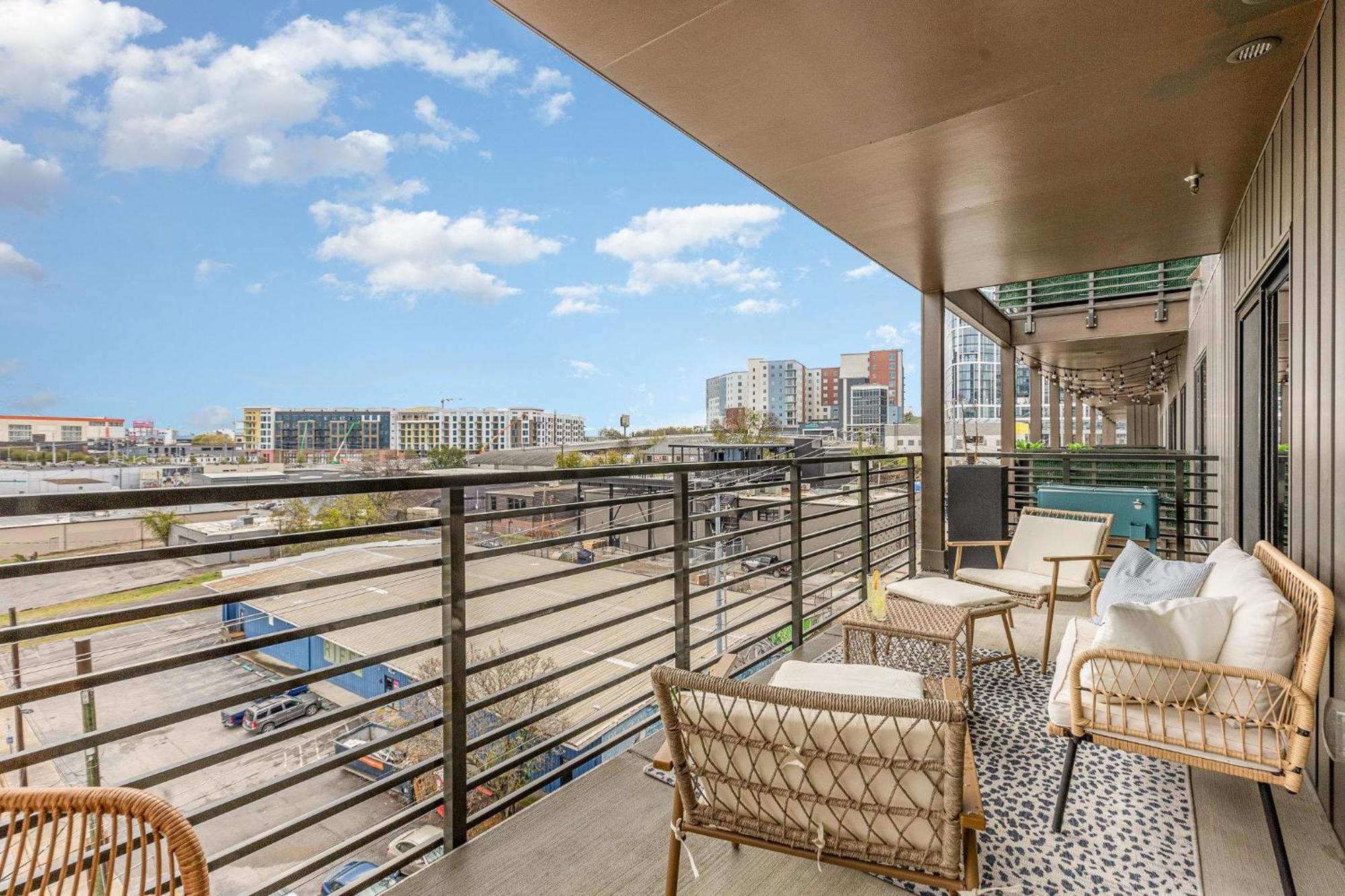 Hyve - Tempo - 2 Units - Walk To Broadway Holiday home Nashville