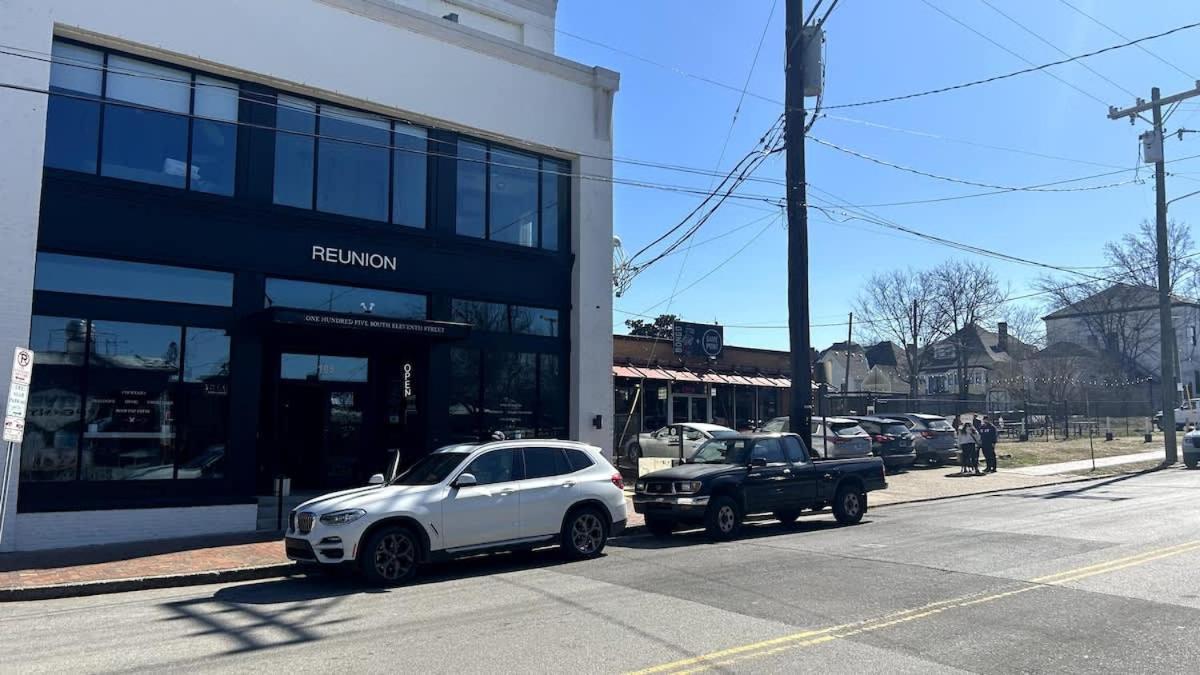 Riverside Retreat Near 5 Points Holiday home