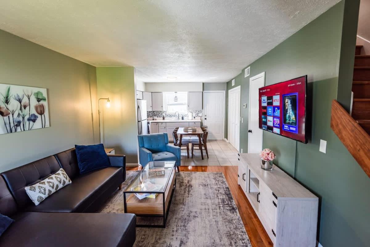 Riverside Retreat Near 5 Points Holiday home