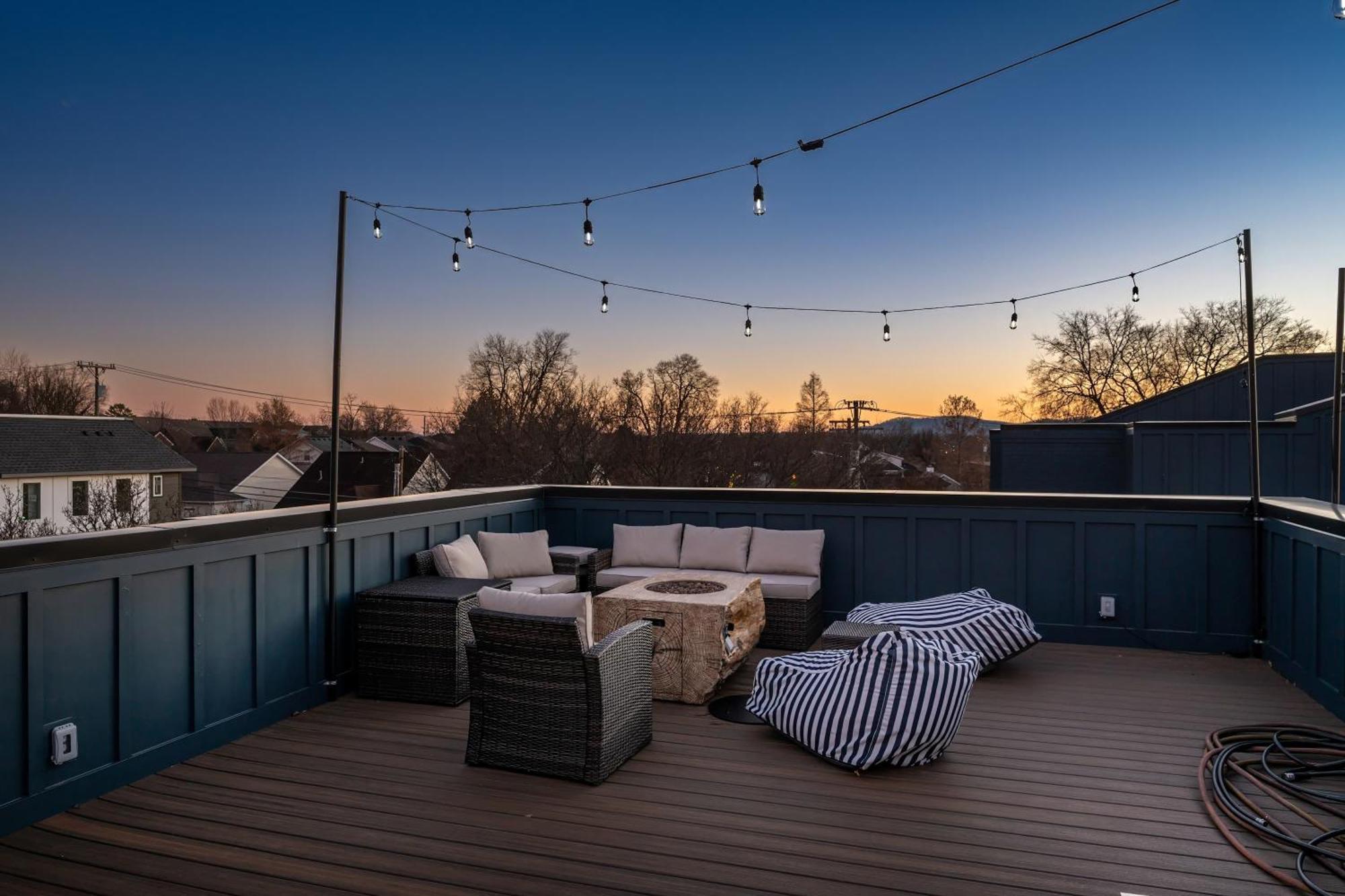 Twin Homes Rooftop Deck Hot Tub Outdoor Kitchen * Nashville