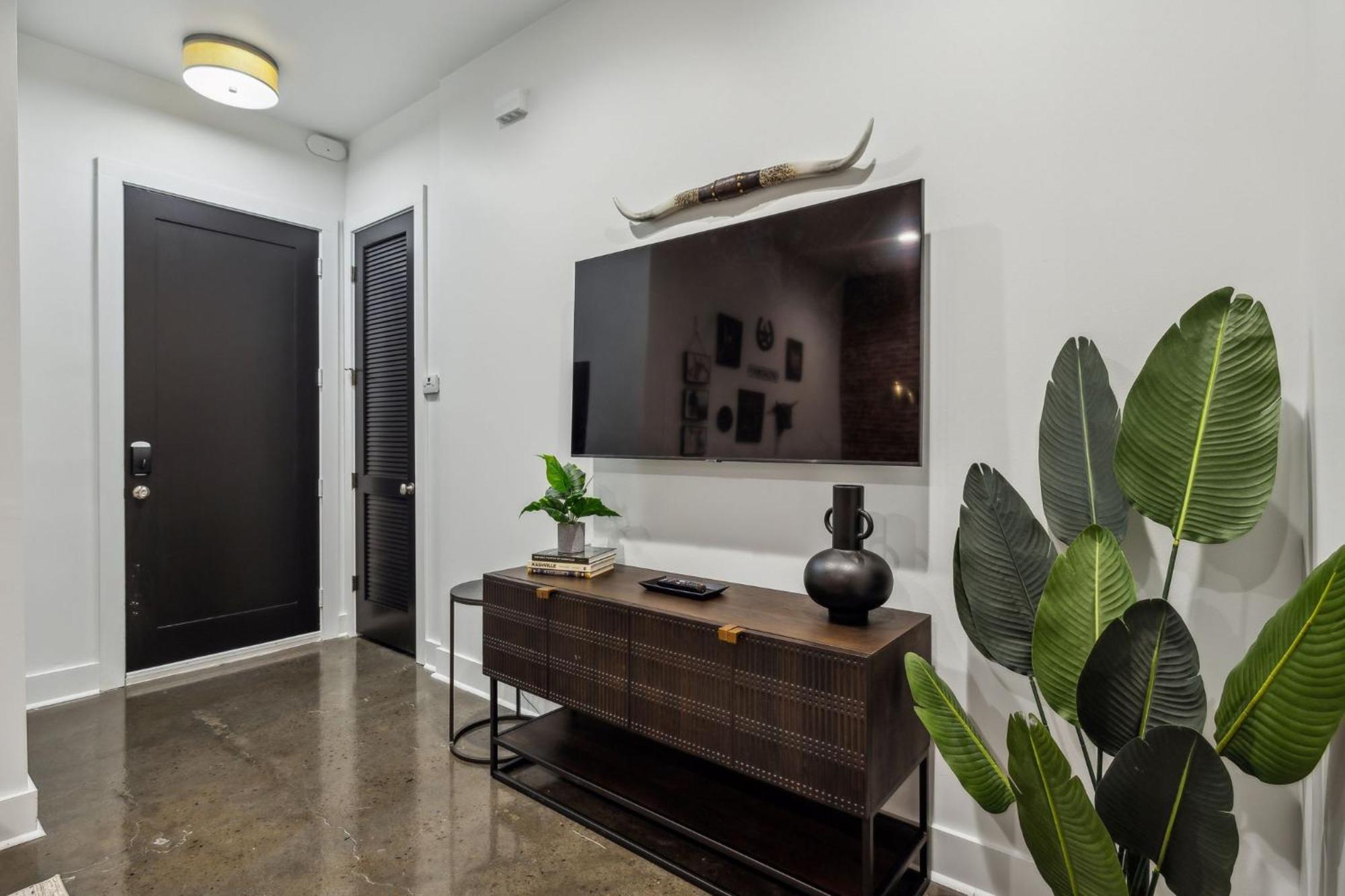 Western World Near Vandy On West End