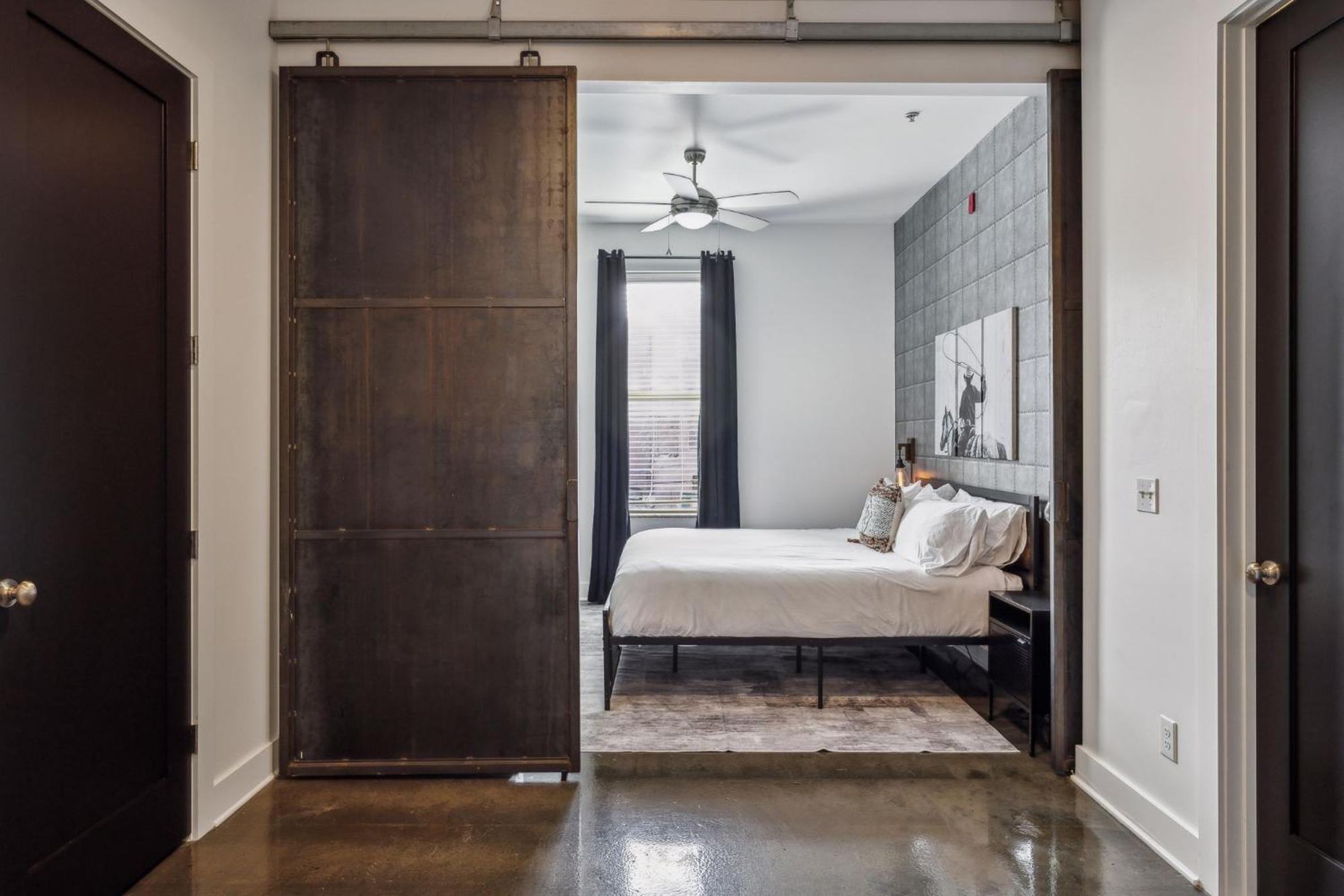 Western World Near Vandy On West End Holiday home *