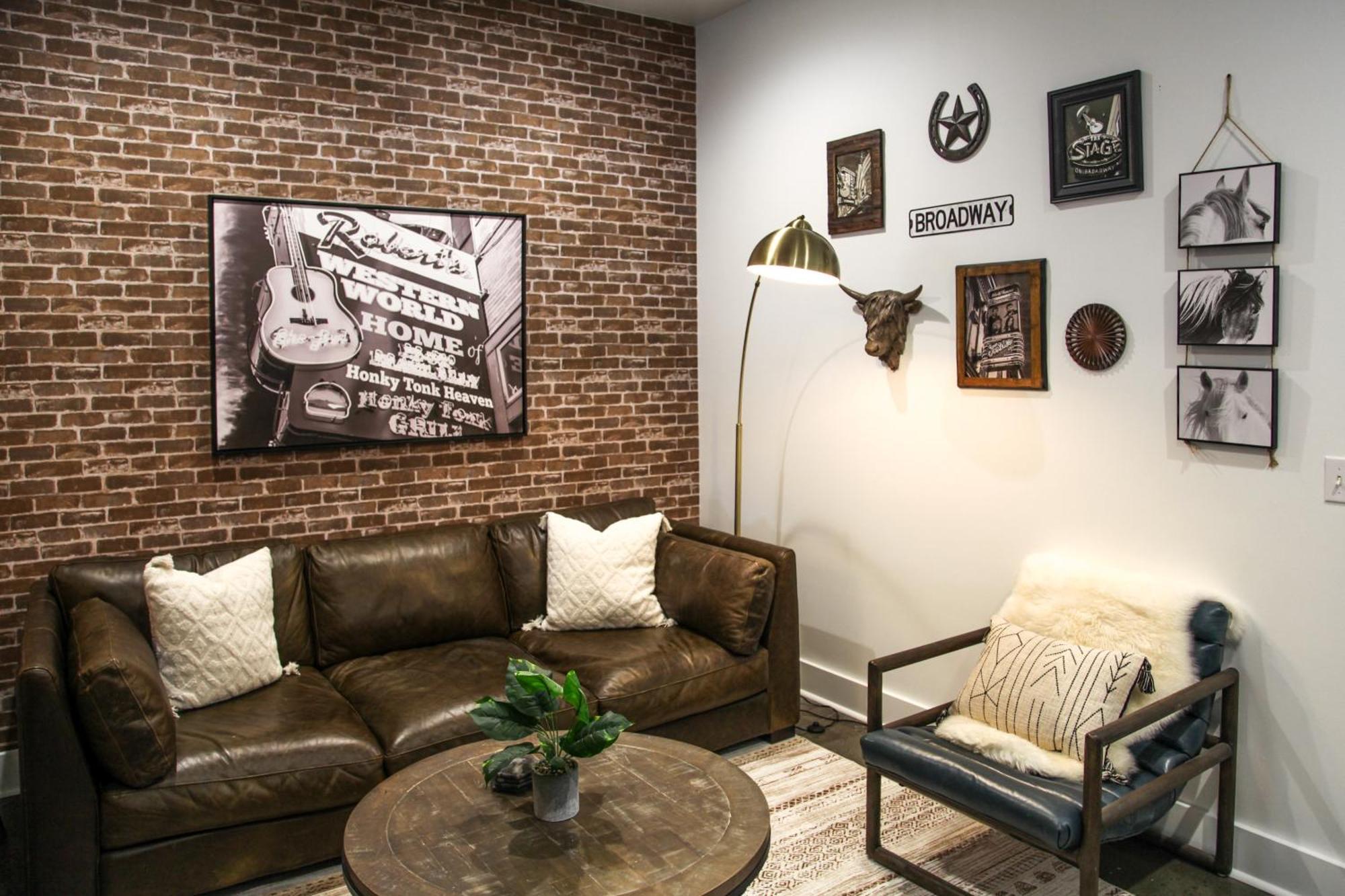 Western World Near Vandy On West End Holiday home *