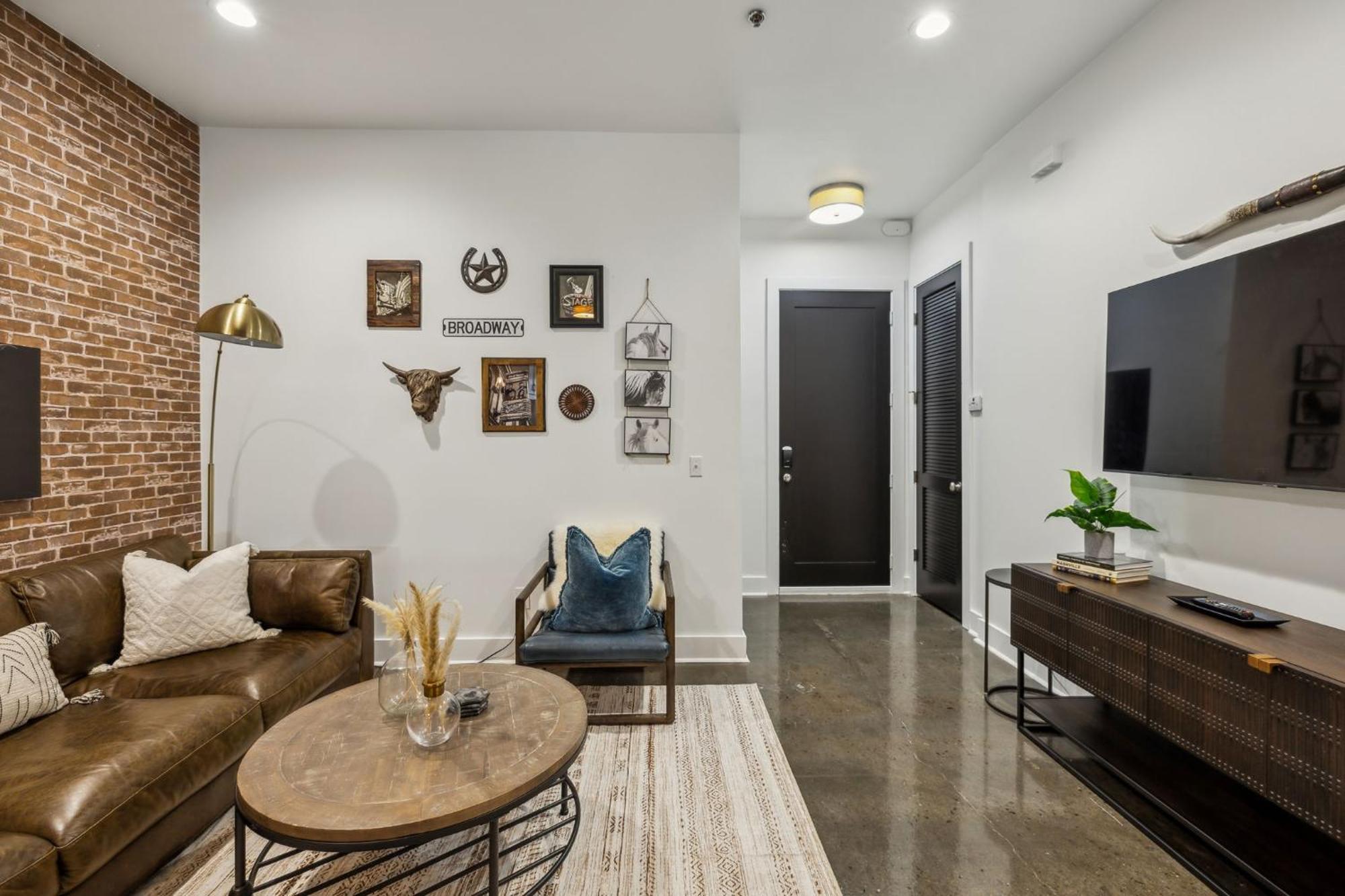 Western World Near Vandy On West End