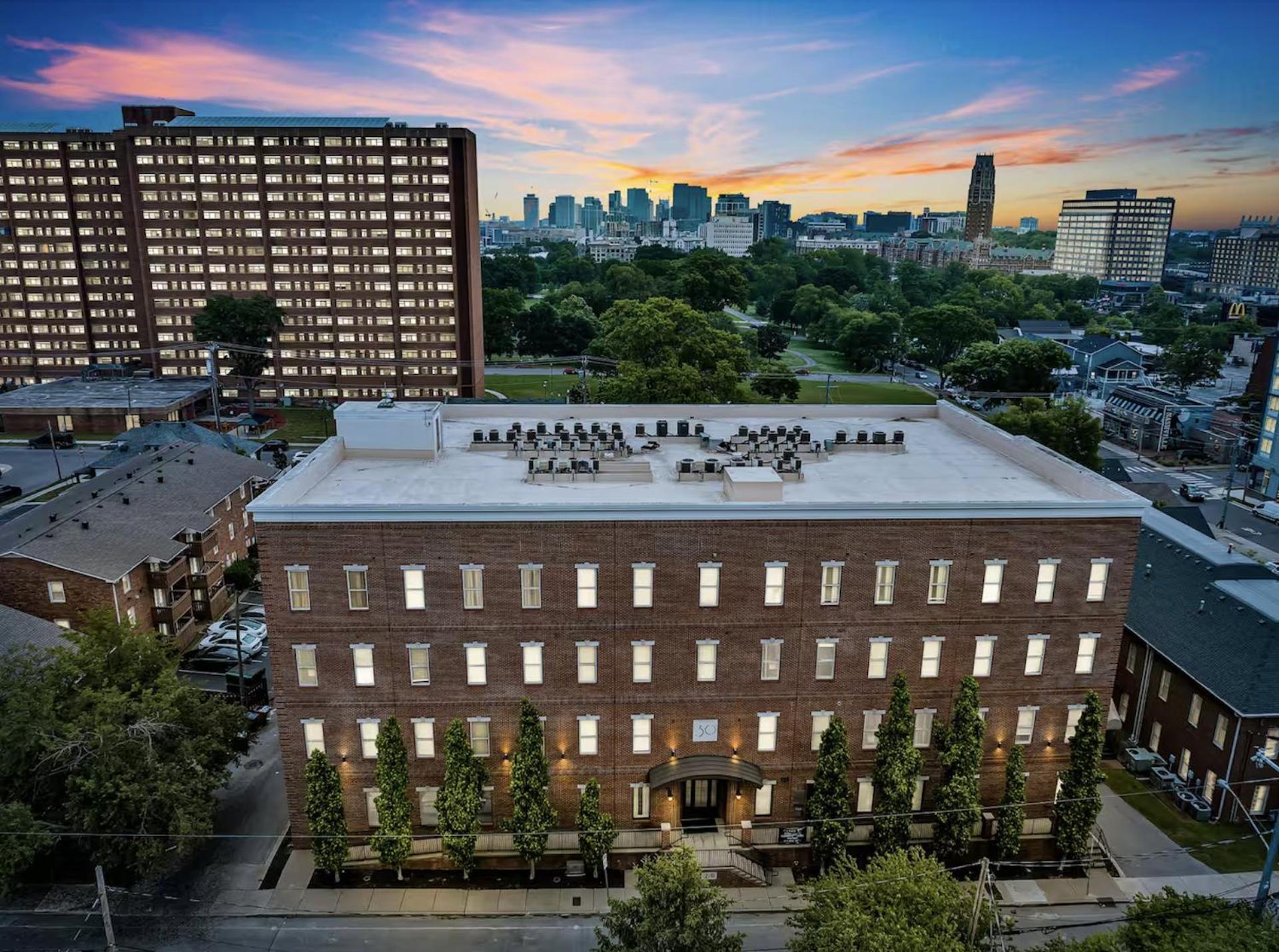 Western World Near Vandy On West End Holiday home