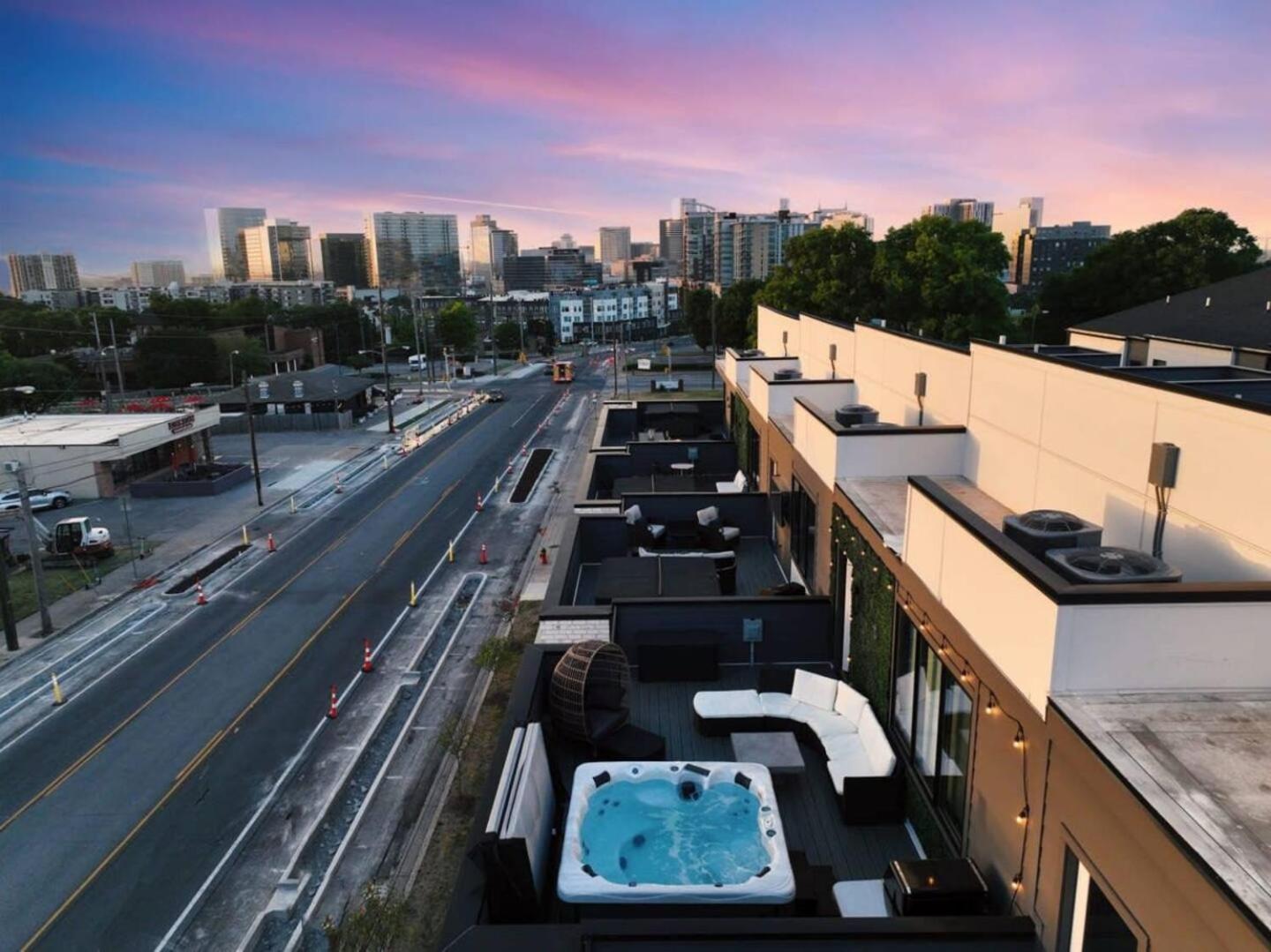 Holiday home 5 Star Stay! Walk To Gulch Rooftop Hot Tub *