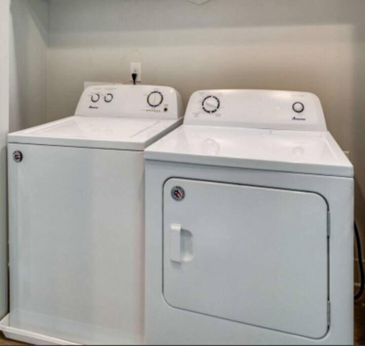 Huge Roof Deck With Games 10 Mins To Broadway Holiday home Nashville