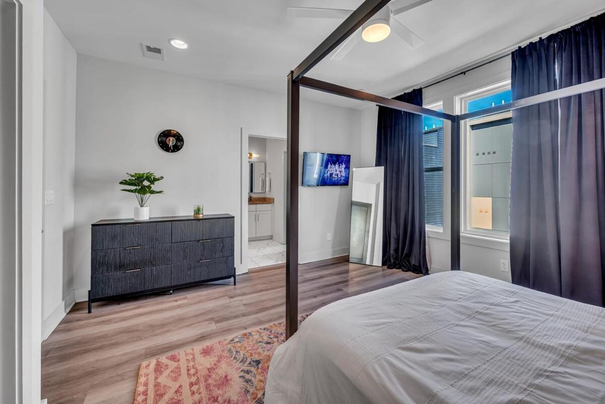 Huge Roof Deck With Games 10 Mins To Broadway *