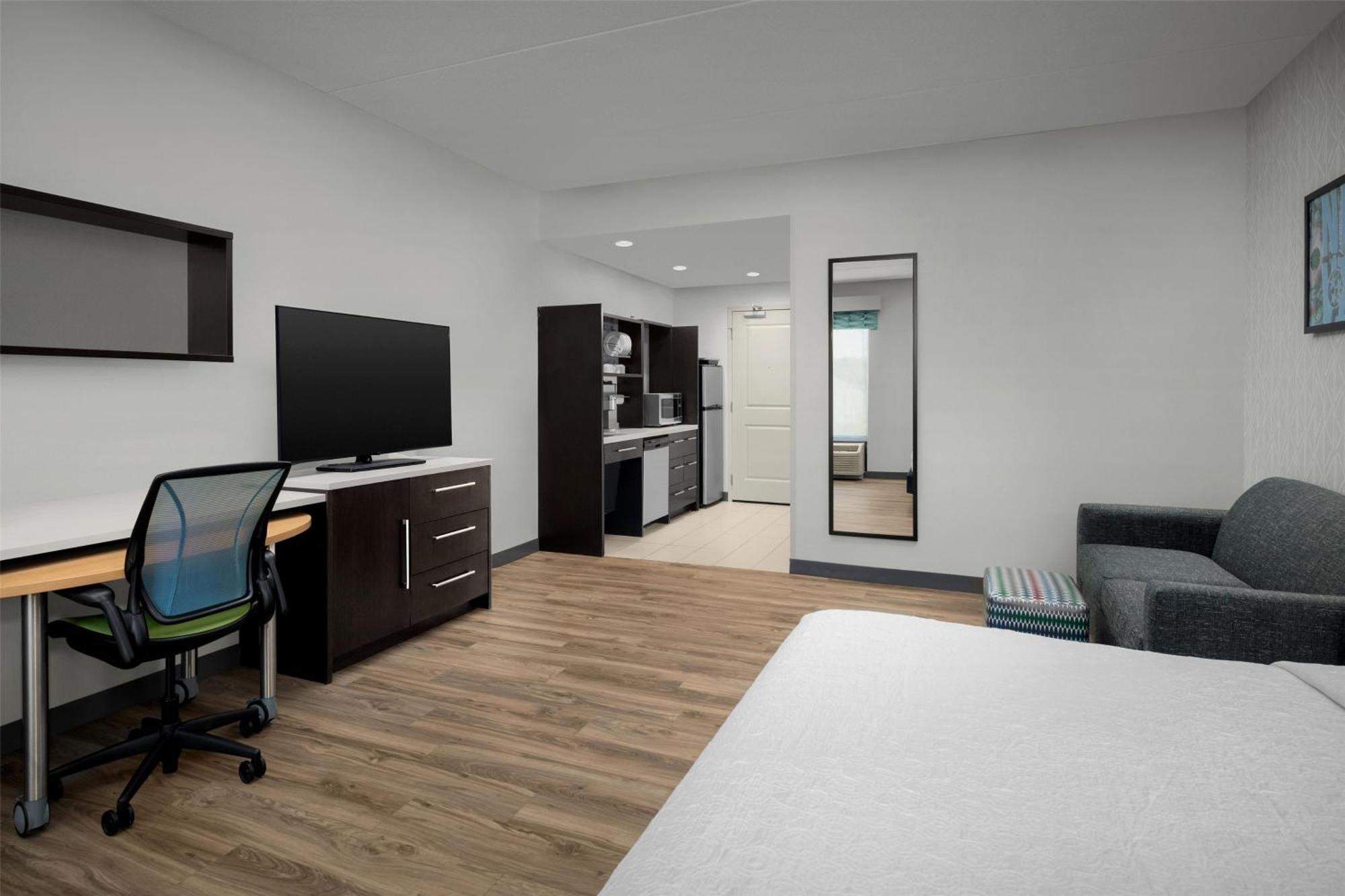 Home2 Airport Hotel Nashville