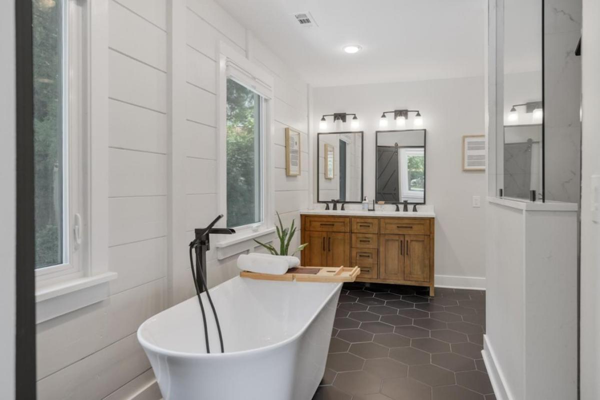 Holiday home Modern Music Oasis Sauna & Spacious Yard Nashville