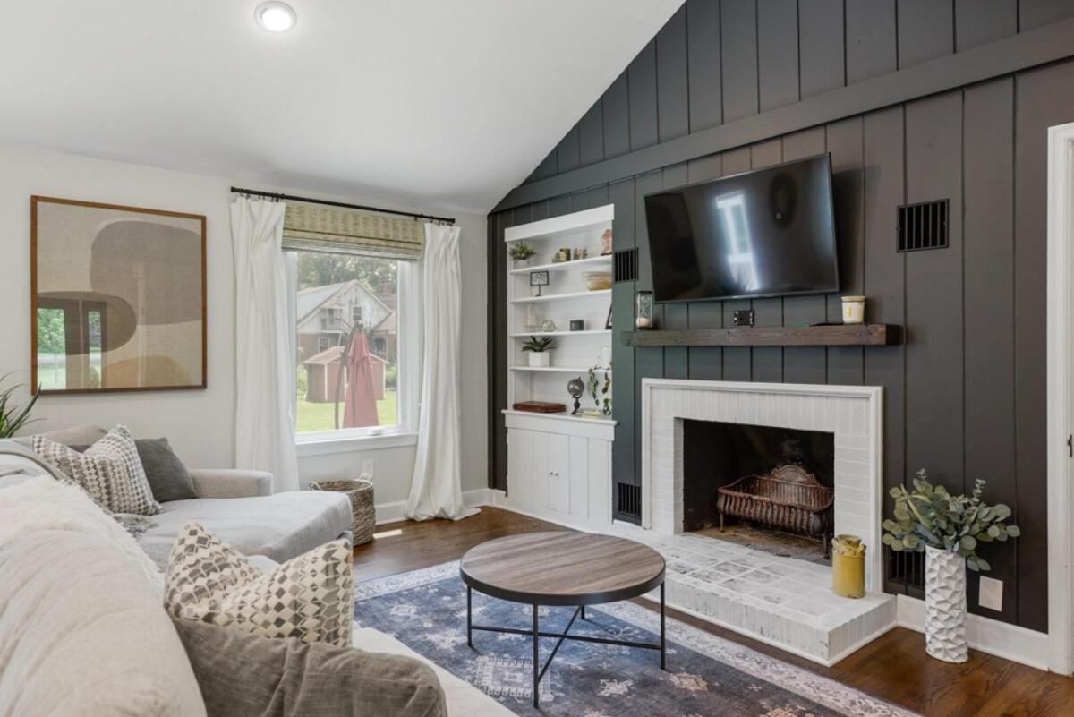 Modern Music Oasis Sauna & Spacious Yard Holiday home *