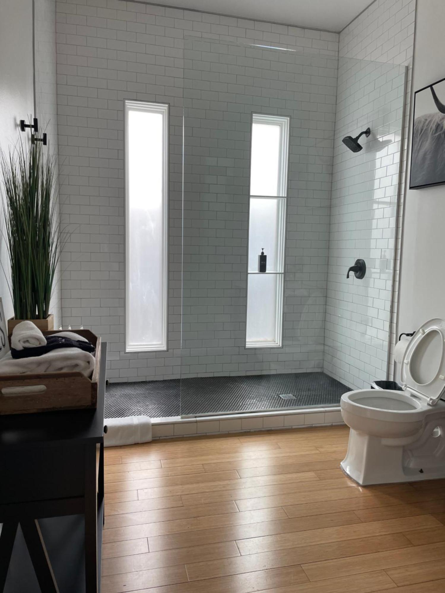 A Spacious With Amazing Views And Elevated Outdoor Spaces Holiday home