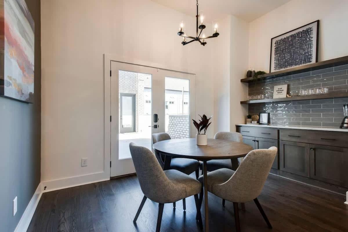 West End Escape - New Build With Rooftop Views * Nashville