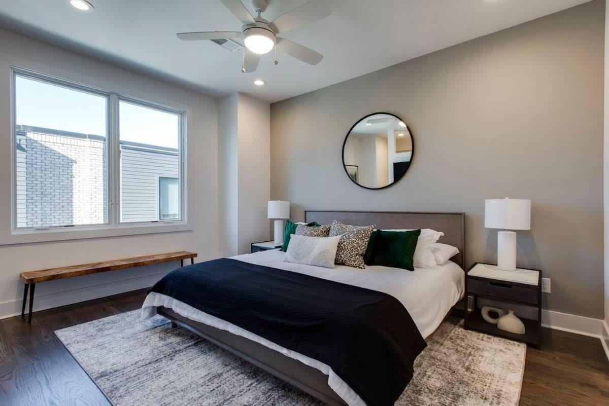 Holiday home West End Dream-private Balcony-6 Mins To Broadway