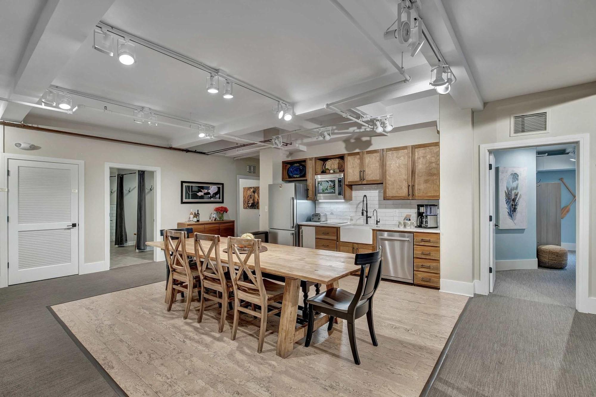 Rustic 6br By Maddox Apartment