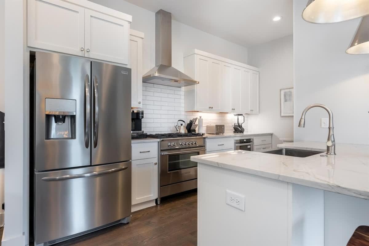 Two Side By Side Homes - Min To Vandy 3min To Bars Holiday home Nashville