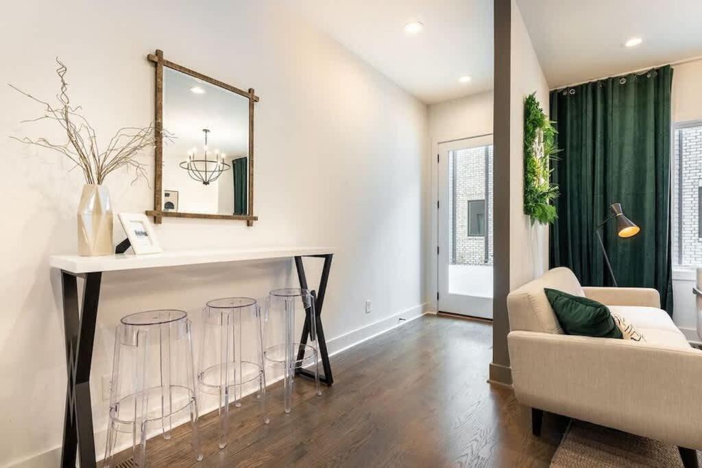 Two Side By Side Homes - Min To Vandy 3min To Bars Holiday home