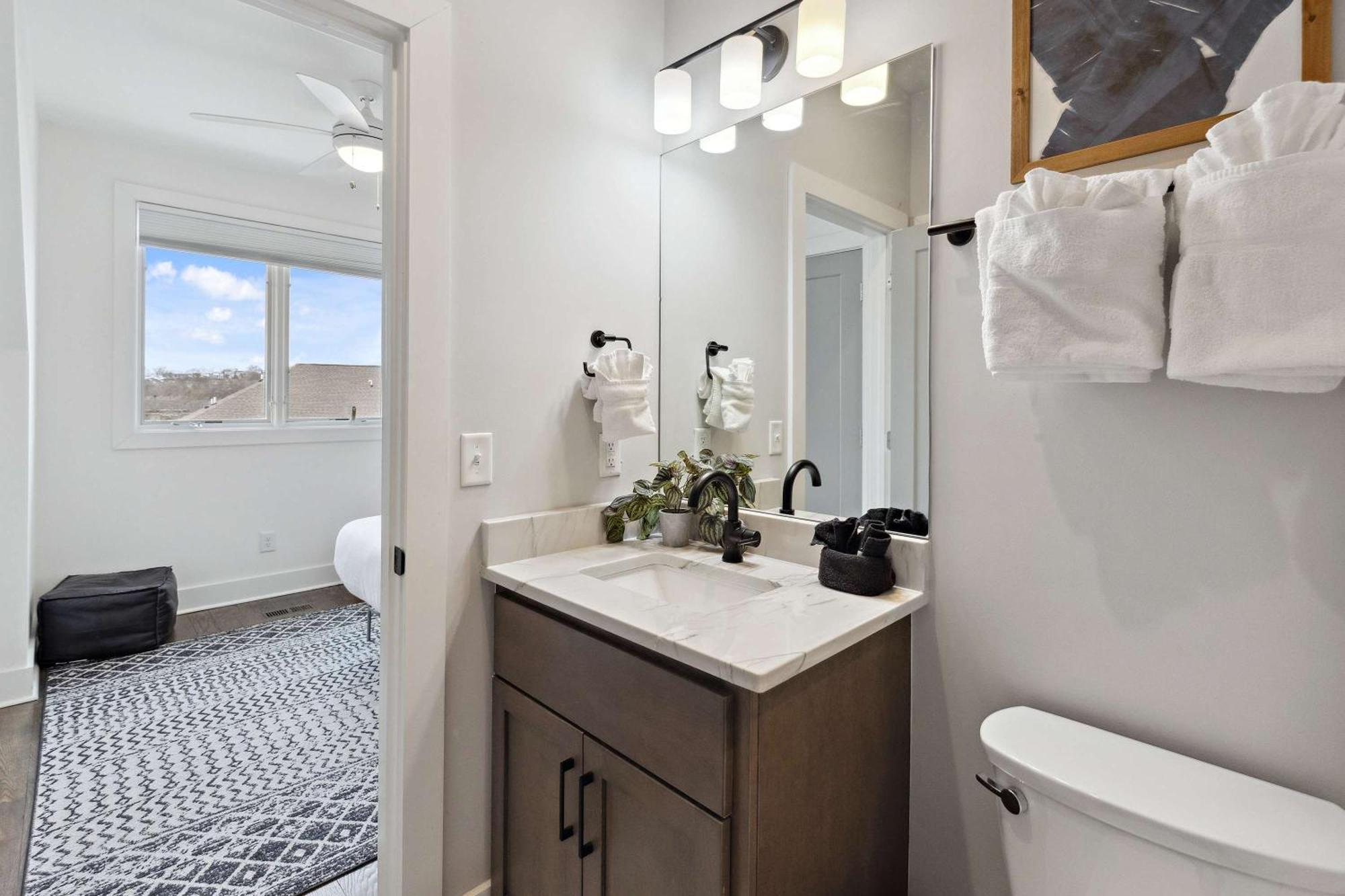 Holiday home West End Oasis-new Building & Rooftop Views Nashville