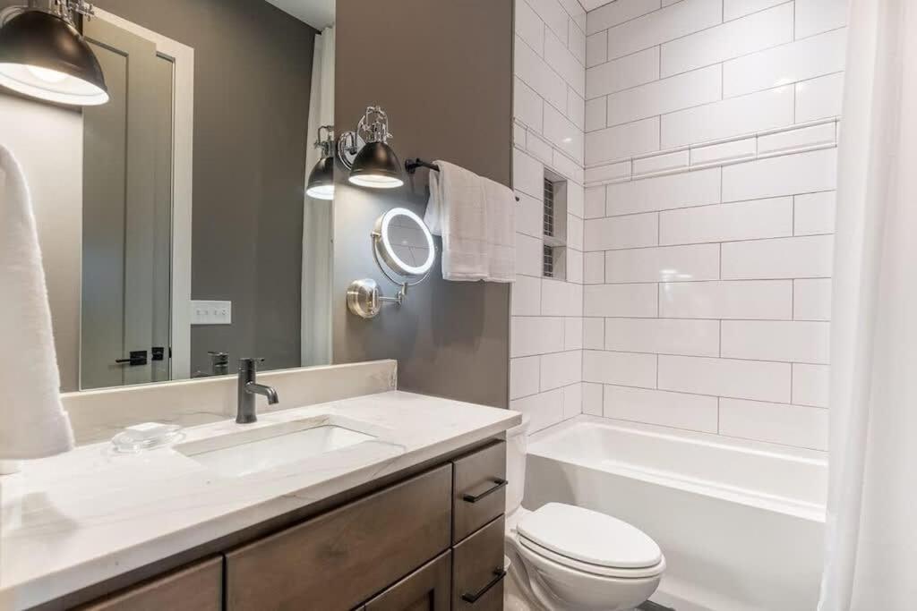 Holiday home New Side By Side Homes - Sleeps 24