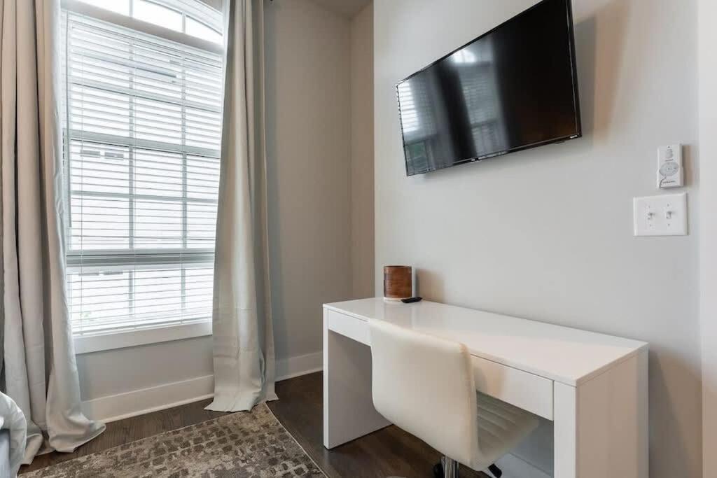 New Side By Side Homes - Sleeps 24 *