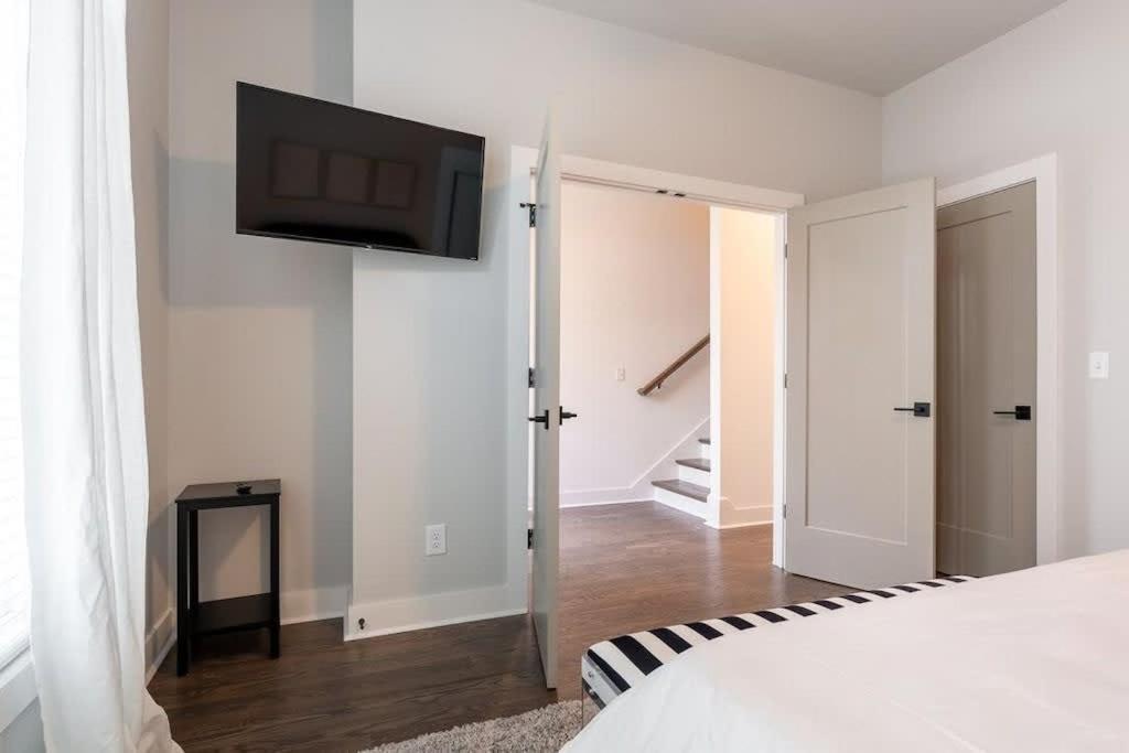 New Side By Side Homes - Sleeps 24 Holiday home *