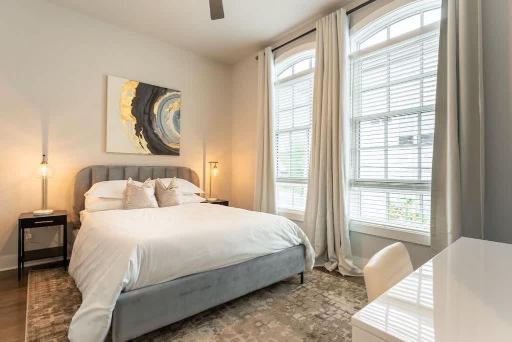 New Side By Side Homes - Sleeps 24 *