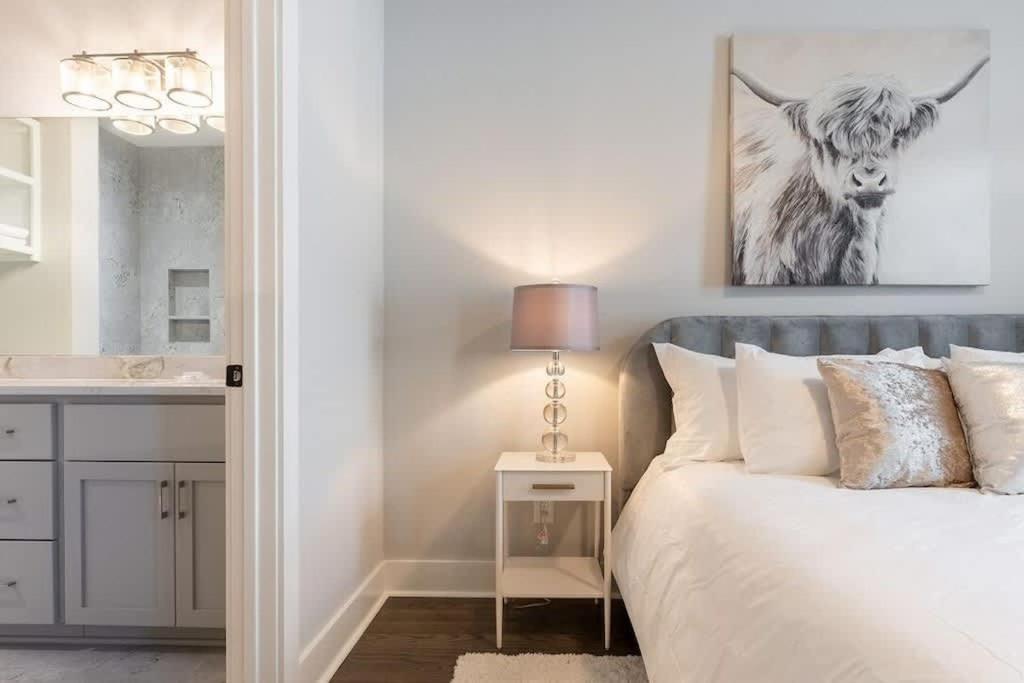 New Side By Side Homes - Sleeps 24 *