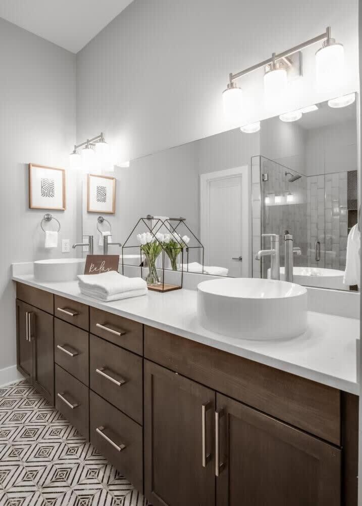 Side By Side Nash Homes - Relaxing Rooftop Patios Holiday home *