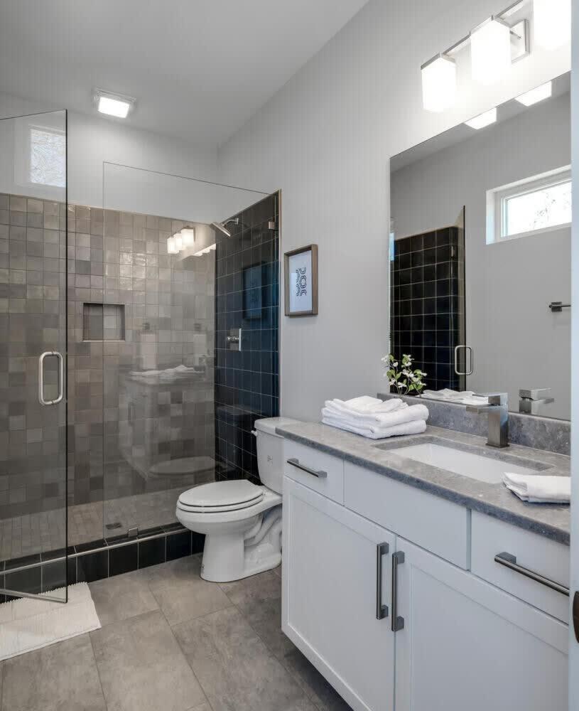 Side By Side Nash Homes - Relaxing Rooftop Patios Holiday home