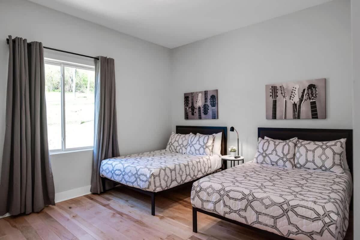 Side By Side Nash Homes - Relaxing Rooftop Patios *