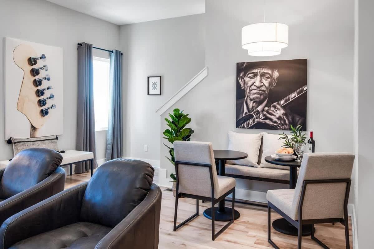 Side By Side Nash Homes - Relaxing Rooftop Patios