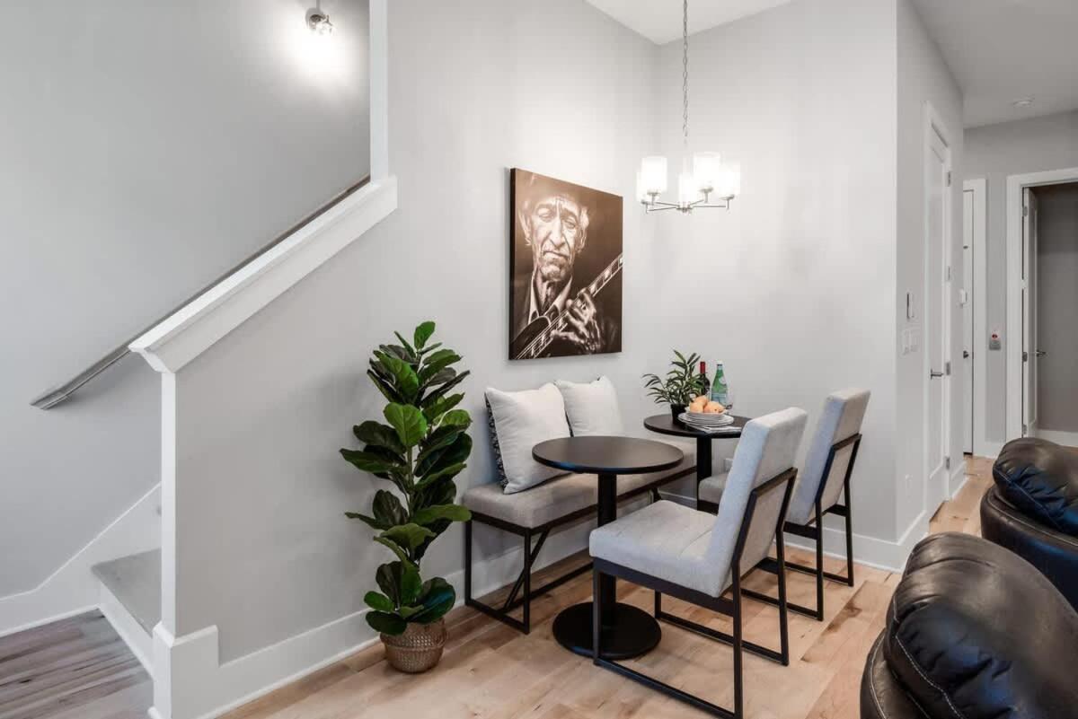 Side By Side Nash Homes - Relaxing Rooftop Patios