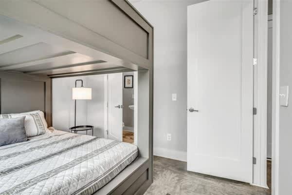 Nash Getaway - Private Rooftop Patio - Sleeps 12 Apartment *