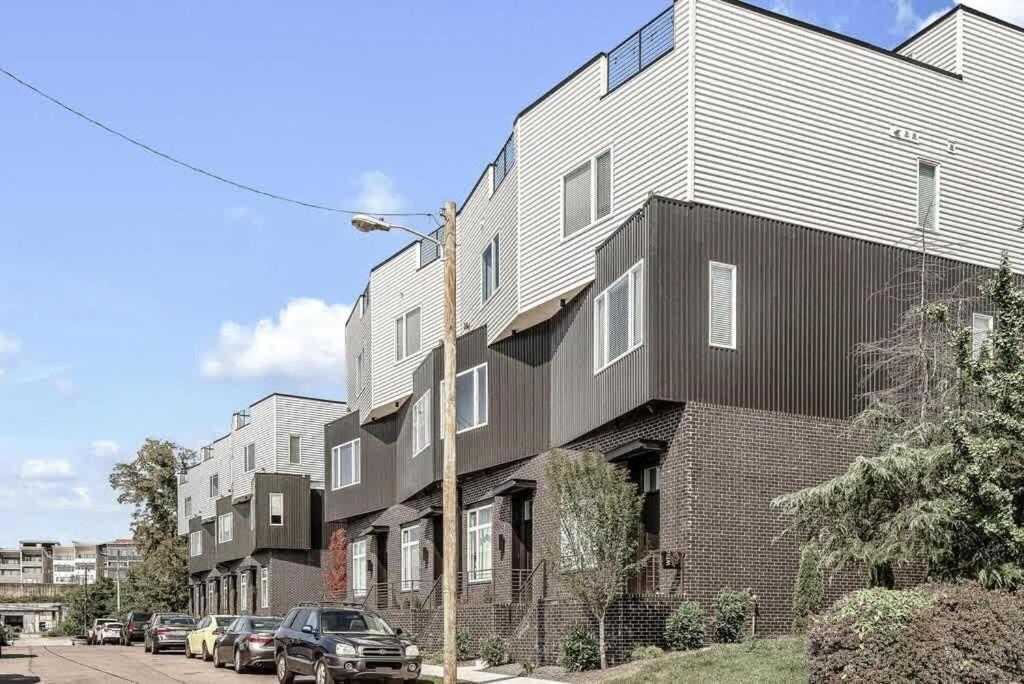 Cowgirl's Hideaway-rooftop Patio- 2 Mi To Broadway