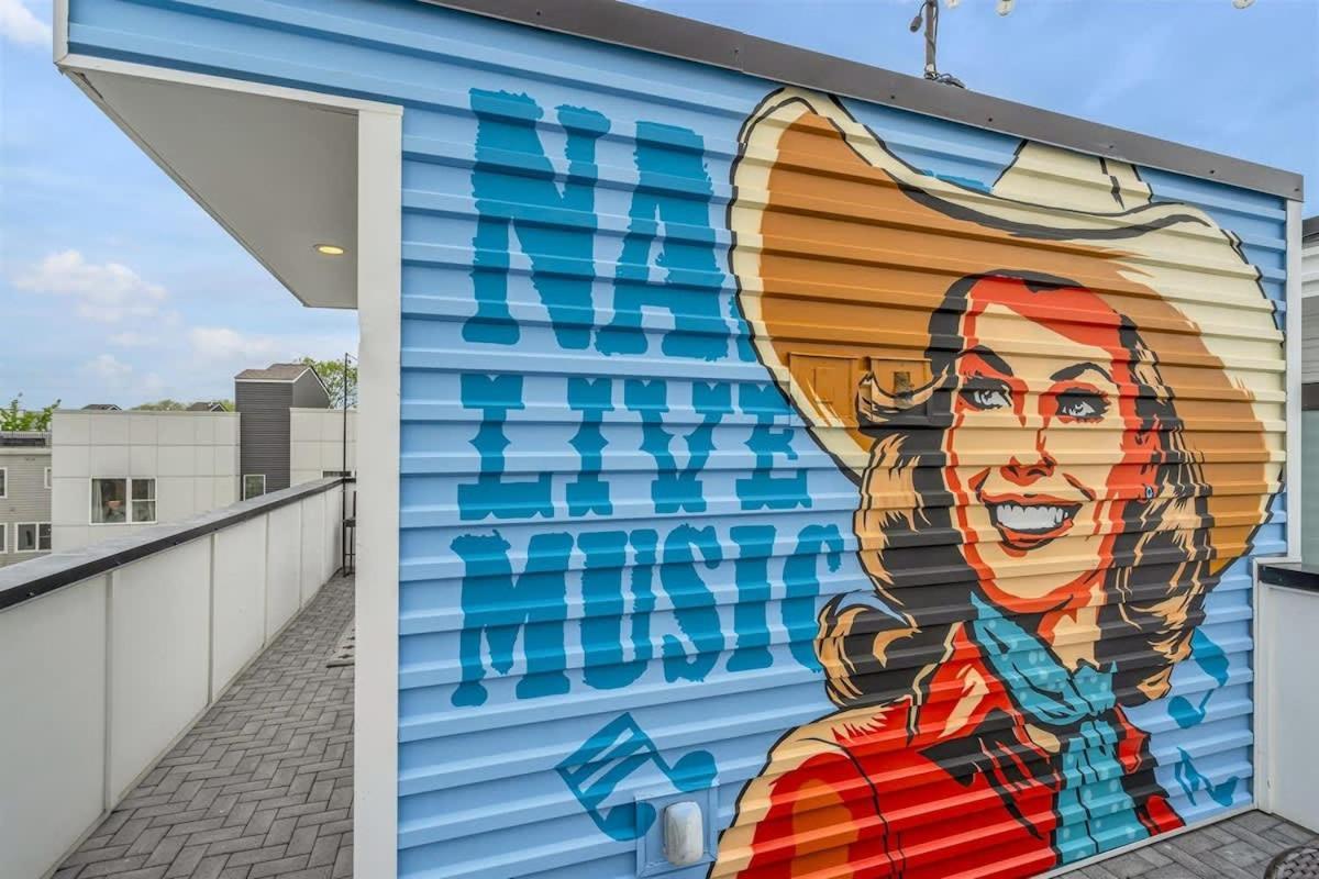 Holiday home Cowgirl's Hideaway-rooftop Patio- 2 Mi To Broadway Nashville