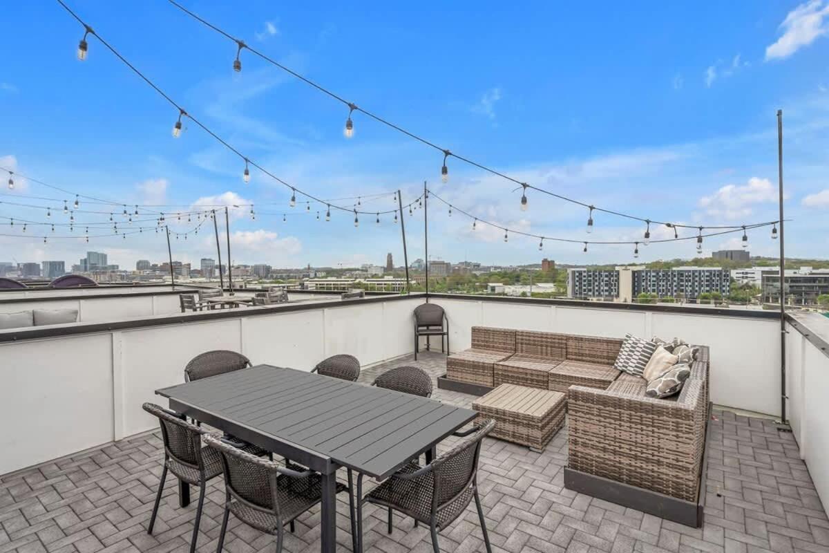 Holiday home Cowgirl's Hideaway-rooftop Patio- 2 Mi To Broadway *