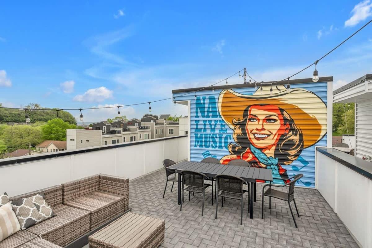 Holiday home Cowgirl's Hideaway-rooftop Patio- 2 Mi To Broadway *