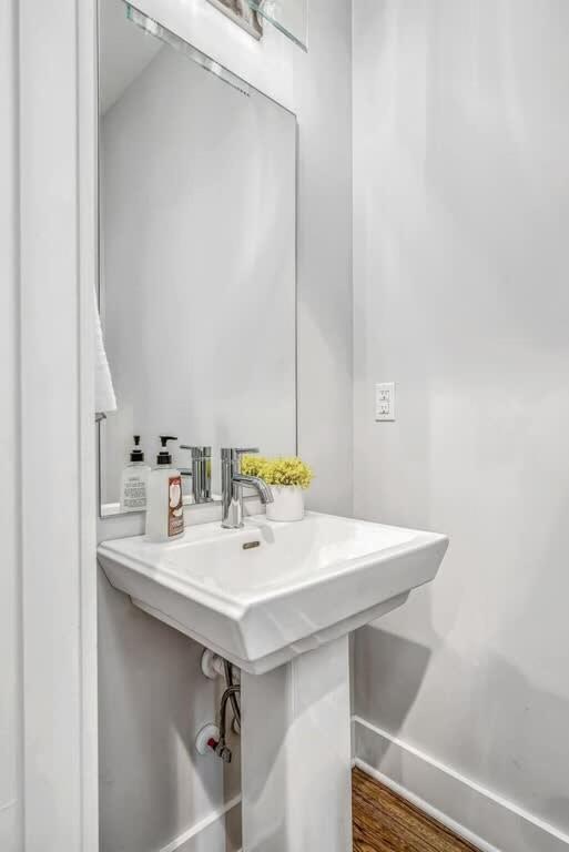 Cowgirl's Hideaway-rooftop Patio- 2 Mi To Broadway *