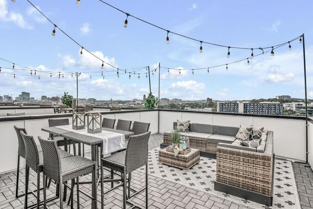 Cowgirl's Hideaway-rooftop Patio- 2 Mi To Broadway Holiday home