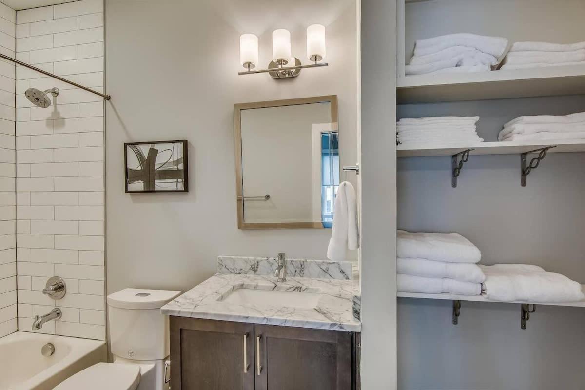 Two Homes - Accommodates 24 Guests Nashville