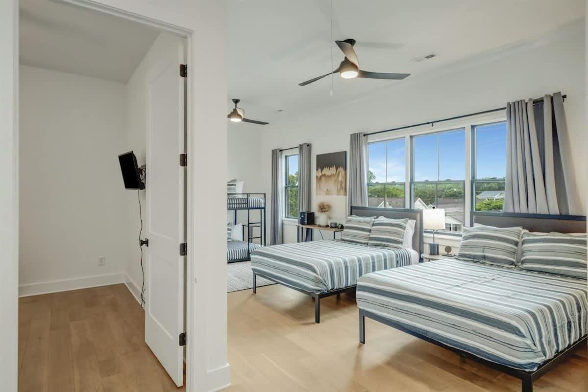 Holiday home Sprawling Estate - Sleeps 16 *