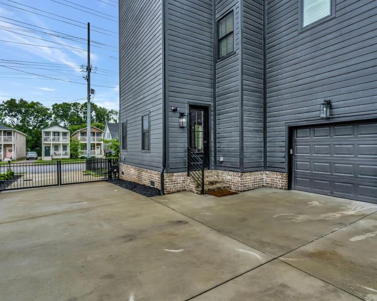 Sprawling Estate - Sleeps 16