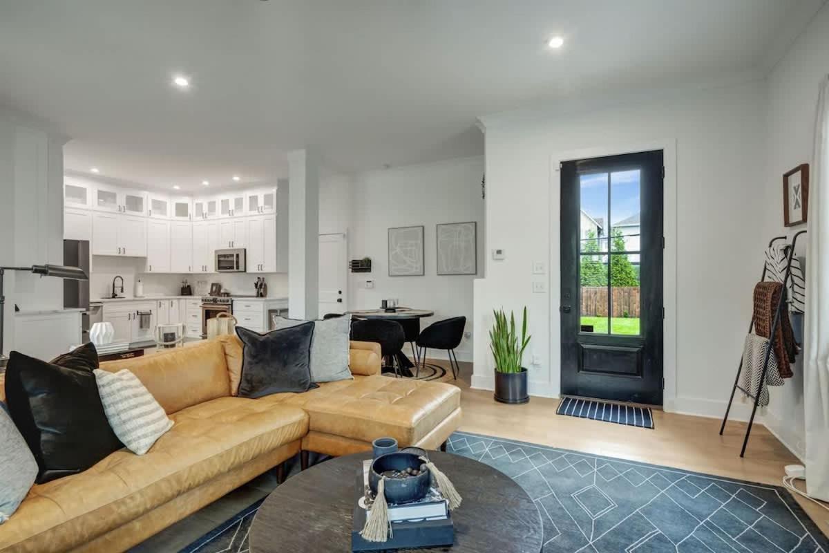 Sprawling Estate - Sleeps 16 Holiday home Nashville