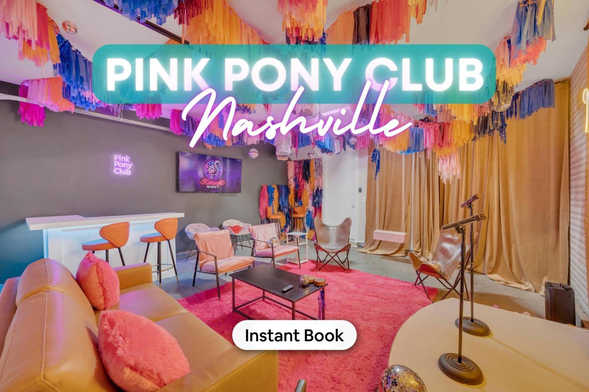 Holiday home Brand New Views Karaoke Near Downtown *