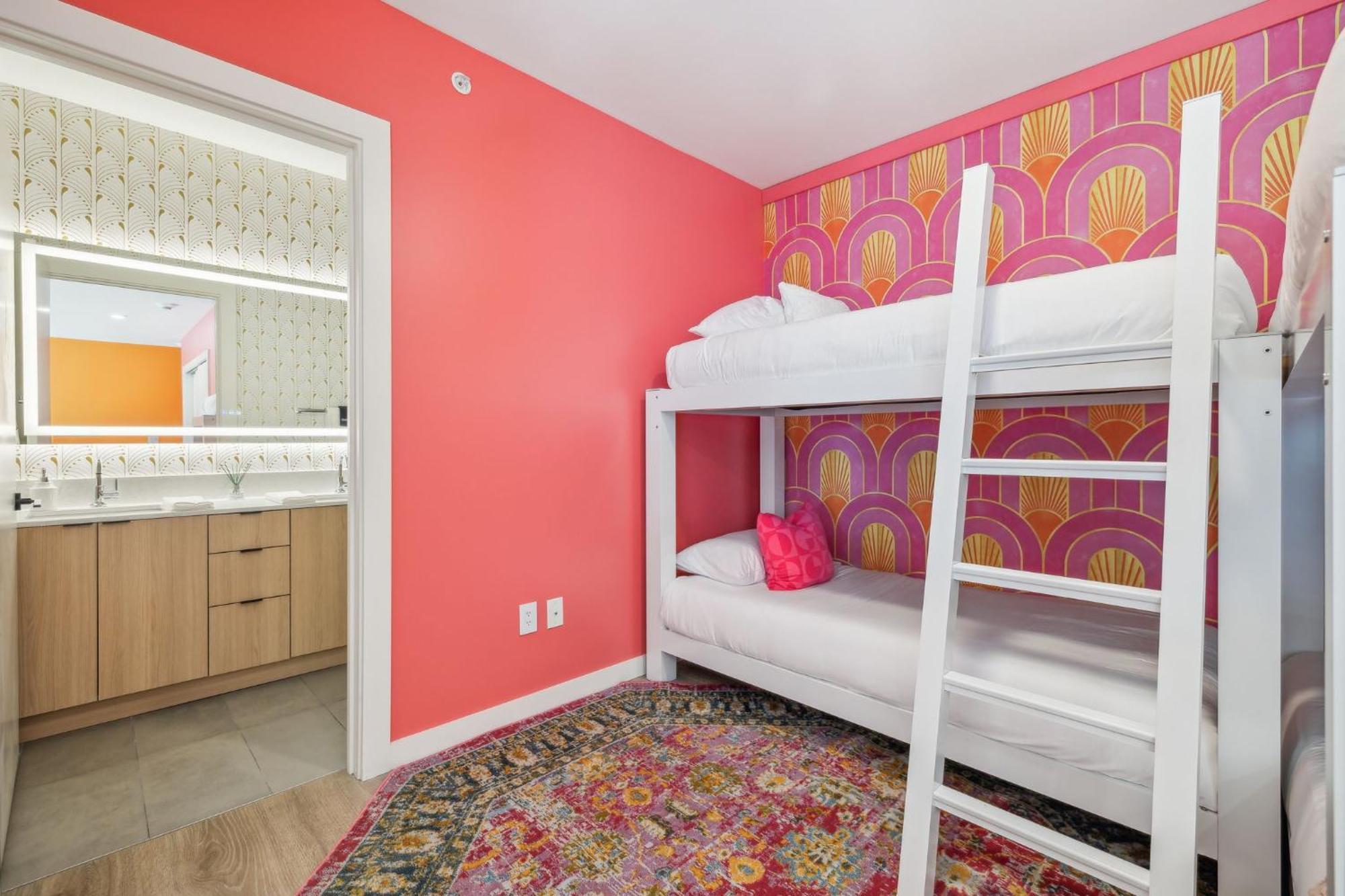 Walk To Broadway, Pool Access, Onsite Parking At Tequila Sunrise In Downtown