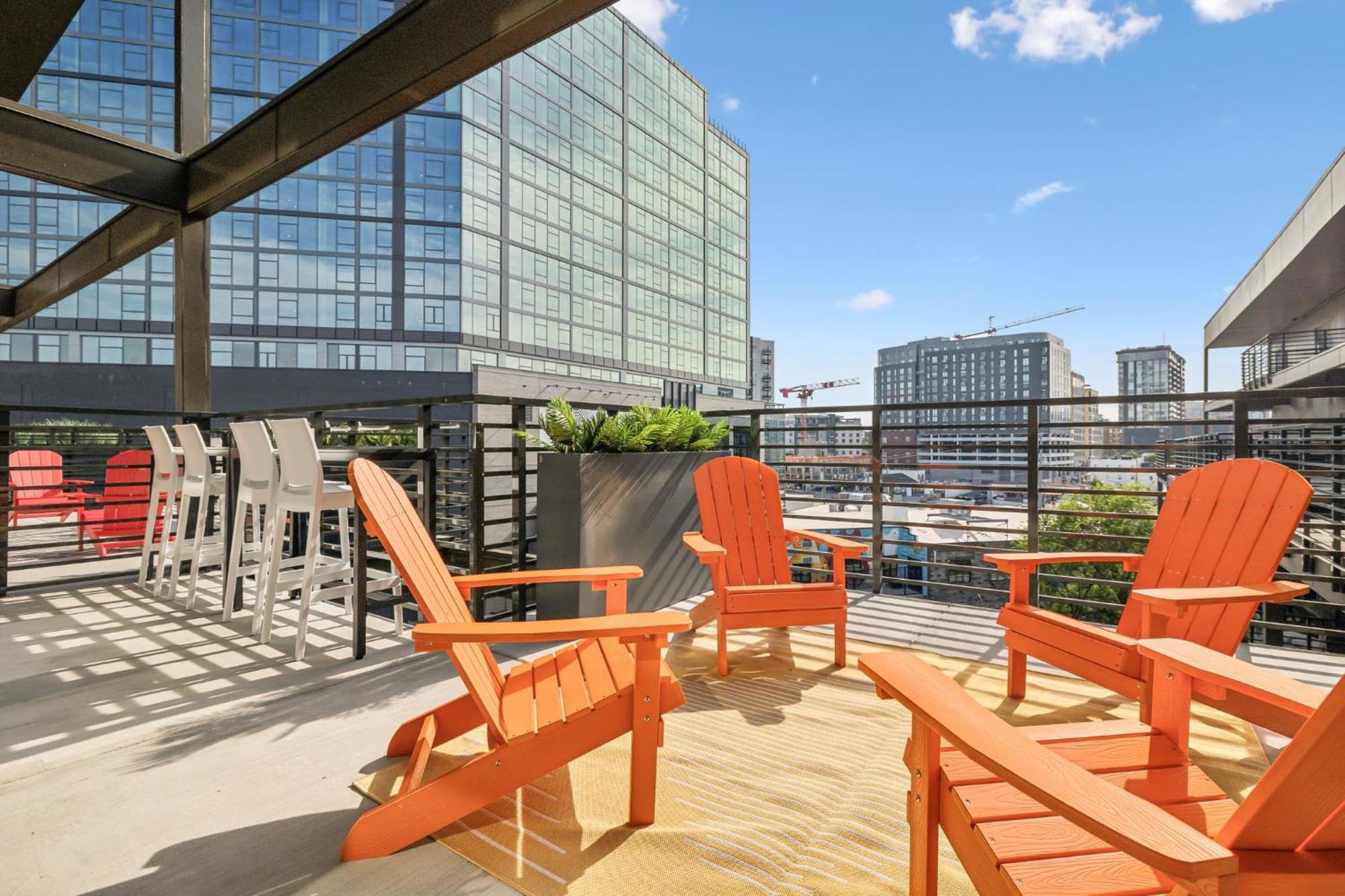 Walk To Broadway, Pool Access, Onsite Parking At Tequila Sunrise In Downtown Nashville