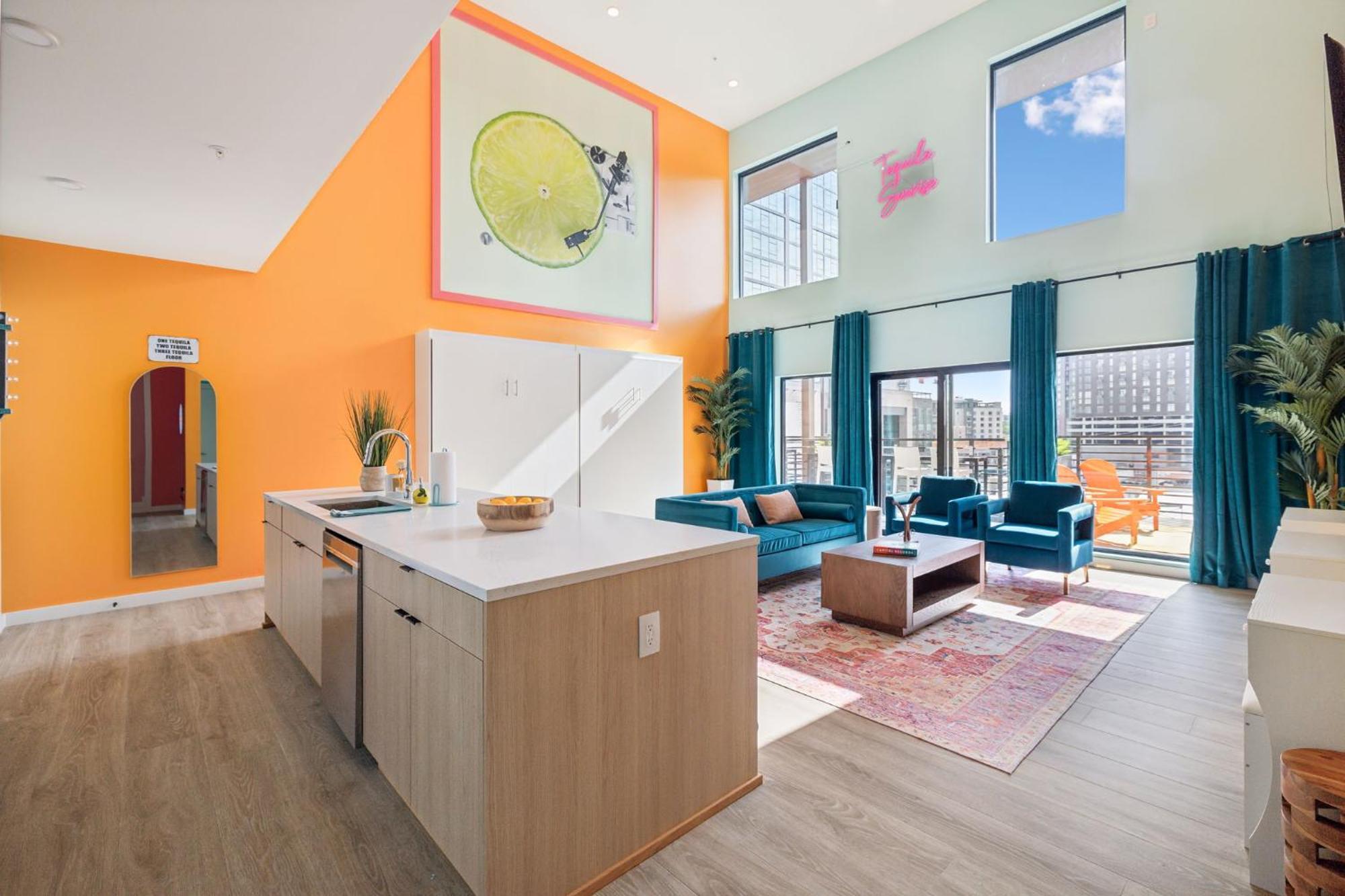 Walk To Broadway, Pool Access, Onsite Parking At Tequila Sunrise In Downtown Apartment